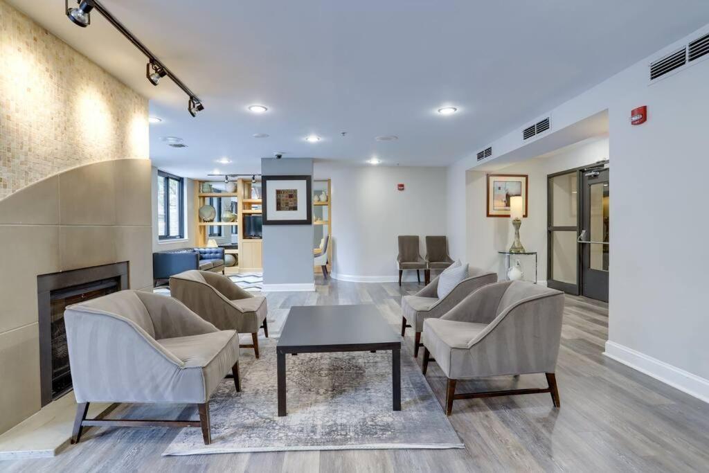 Gorgeous 1 Bedroom Condo At Ballston Place With Gym 阿林顿 外观 照片
