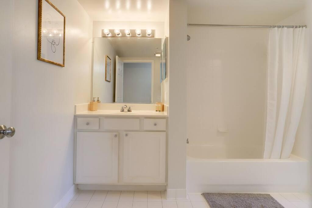 Gorgeous 1 Bedroom Condo At Ballston Place With Gym 阿林顿 外观 照片