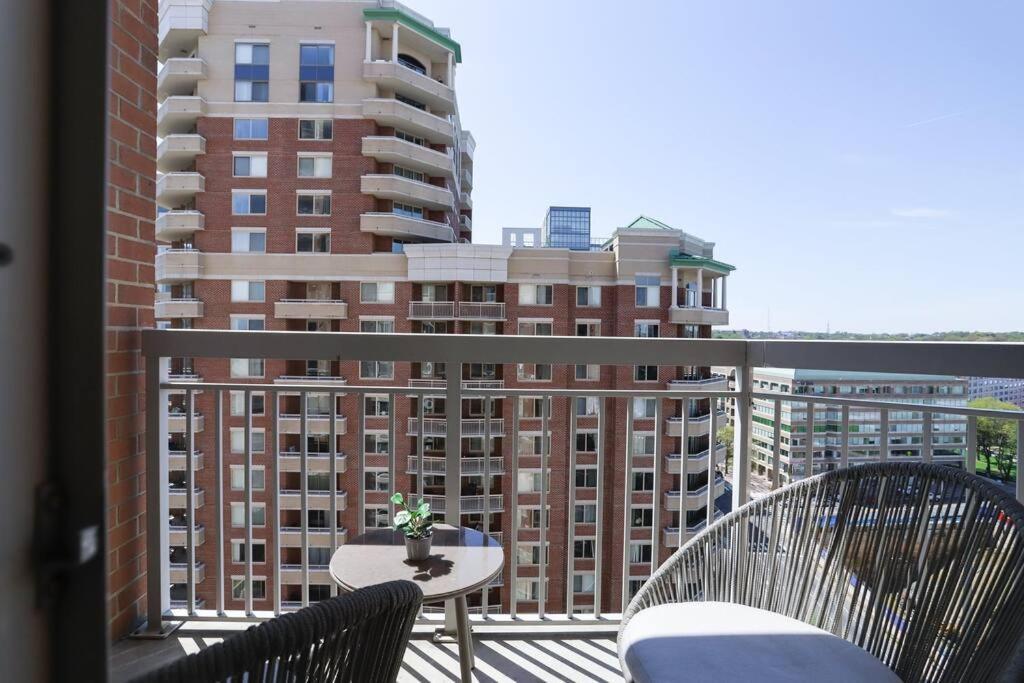 Gorgeous 1 Bedroom Condo At Ballston Place With Gym 阿林顿 外观 照片
