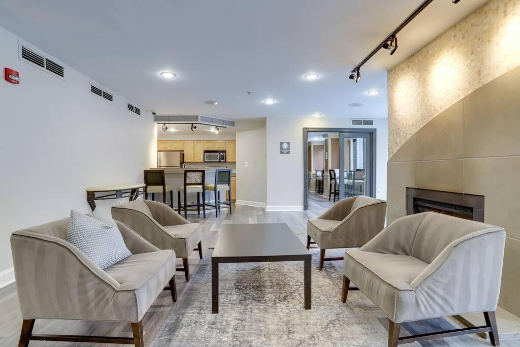 Gorgeous 1 Bedroom Condo At Ballston Place With Gym 阿林顿 外观 照片